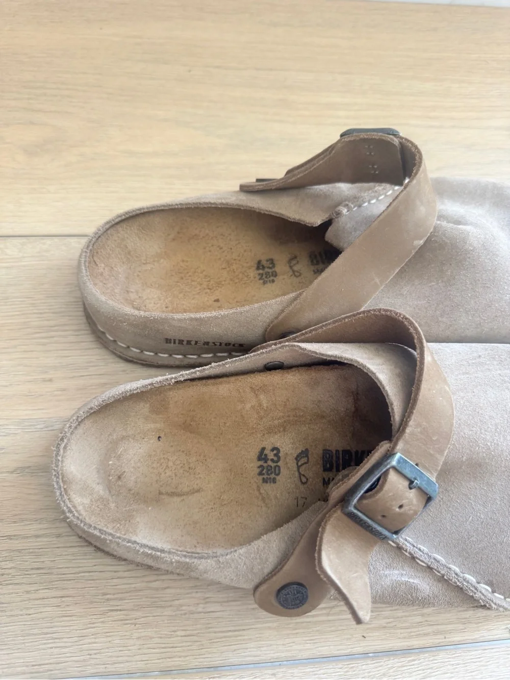 Birkenstock Lutry clogs in taupe suede